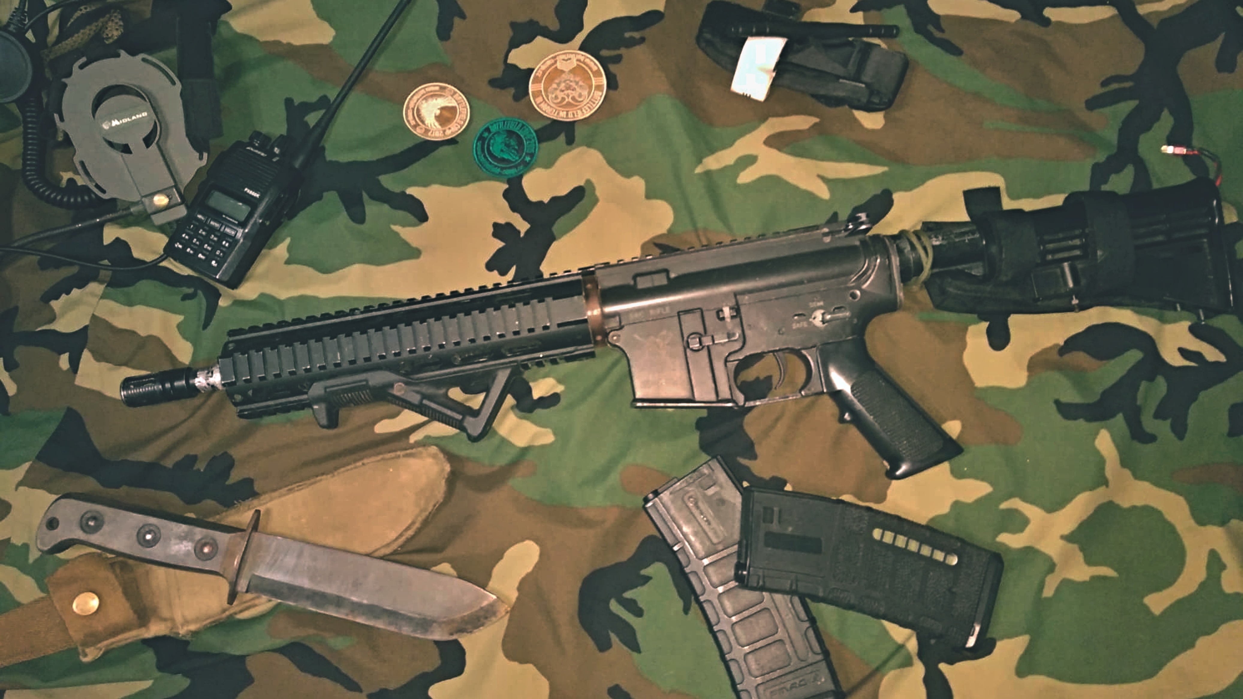  - obrázek zbraň M4 Custom - 